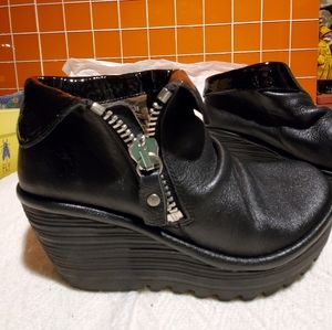 FLY LONDON Wedge Booties